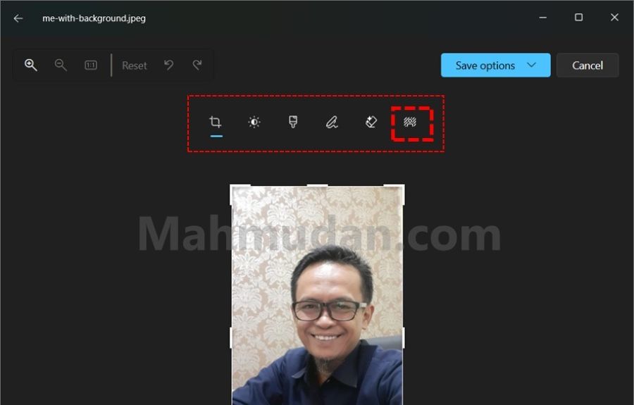 5 Langkah Mudah Mengganti Latar Foto di Windows 11 4 pilih menu background di Photos
